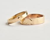 Rose Gold Wedding Ring Set - Hammered Gold Rings - Textured Rings - 18 Carat Gold Wedding Band - Men's Women's - Couples - Unique