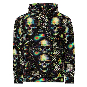 Puede incluir: Sudadera con capucha negra con un patrón repetido de calaveras coloridas con efecto glitch. El diseño incluye formas geométricas, triángulos y patrones arremolinados en tonos vibrantes. La sudadera tiene un cuello alto.