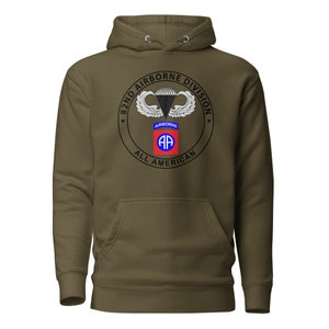 82nd Airborne Division Combat Jump Wings Paratrooper Black Hoodie – Gildan, Men's