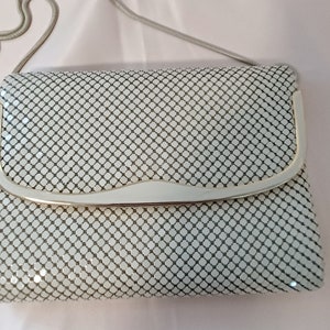 Vintage Retro 50&#39;s or 60&#39;s warm beige metallic purse dressy shoulder bag