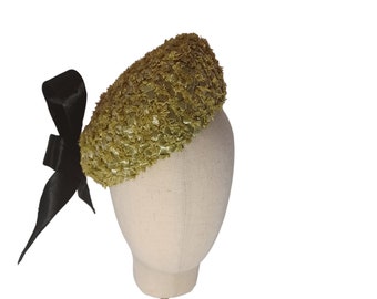 Ladie's beret green/gold beret with statement structured bow, beautiful vintage textured straw with black silk bow
