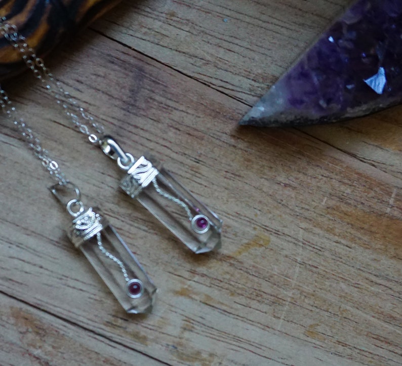 Crystal Quartz Pencil Point Pendant,Quartz Pendant Necklace,Chain,Point Pendant,Layered Necklace,Quartz Necklace,Unisex,Chain Necklace