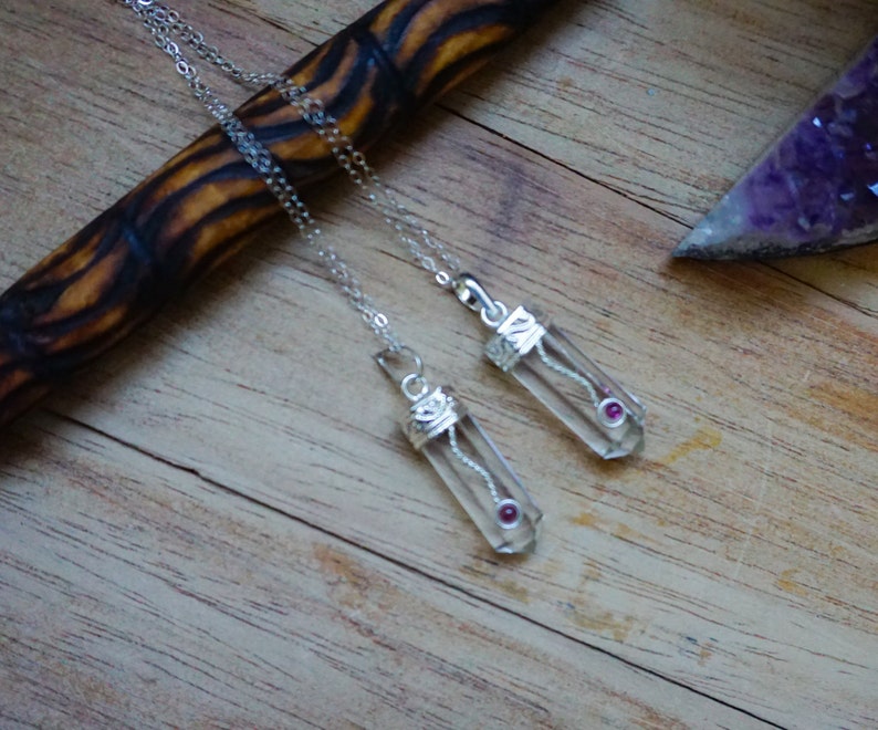 Crystal Quartz Pencil Point Pendant,Quartz Pendant Necklace,Chain,Point Pendant,Layered Necklace,Quartz Necklace,Unisex,Chain Necklace
