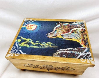 PERSONALIZED Moonlight Wolf Jewelry Box w/ Mirror, Handcrafted Wolf Wood Jewelry Organizer, Wolf Gift, Personalized Jewelry Box, Wolf Decor