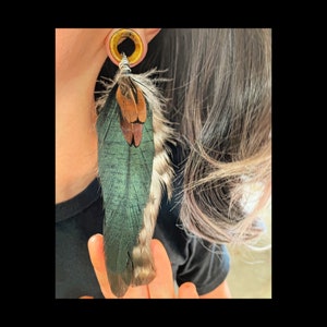 Dangle Tunnels ft. Interchangeable Emerald Real Feather Dangles - Wood or Stone Plugs, Ear Gauges Size 2g, 0g, 00g, 38m, Organic Plugs