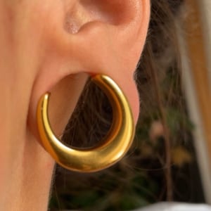 Simple Stainless Steel Saddle Plugs- Ear Gauges- Double Flared Ear Tunnels- Sizes 00g 1/2” 9/16” 5/8” 3/4” 7/8” 1"- Gold Plug Gauge Earrings