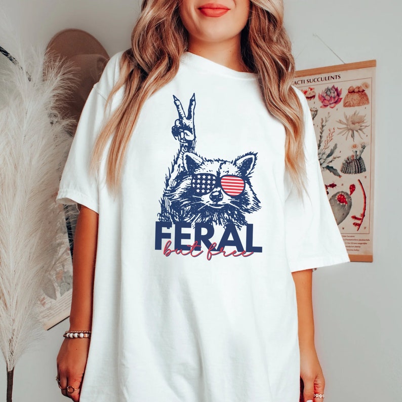 Funny 4th Of July Shirt, Graphic Raccoon Shirt, Independence Day Shirt, Patriotism Shirt, 1776 Shirt, Trendy 4th of July Shirt, Weirdcore bild 2