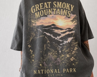 Great Smoky Mountains Shirt, Vintage 90's Bear Tee, Oversized Comfort Colors Graphic Shirt, Nature Shirt, National Park Hiking Tee