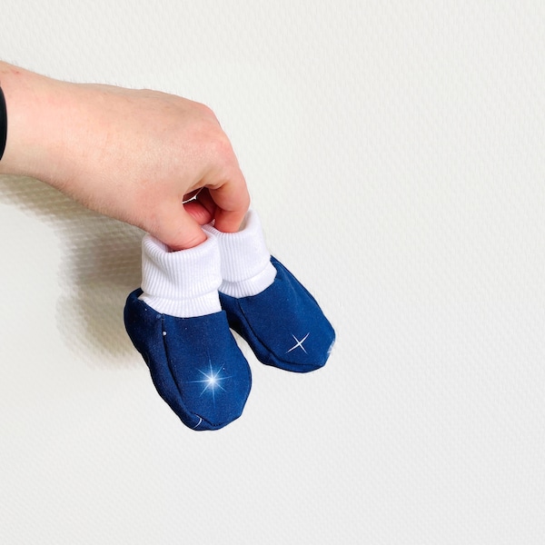 Blue baby booties with stars. Baby shoes. Slippers. Blue french terry cotton and white cuffs.