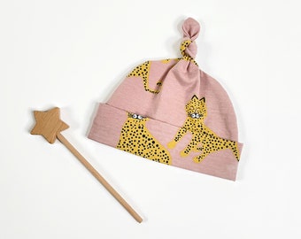 Pink hat with leopards. Baby knotted hat, knot hat, knotted hat, cotton baby hat, newborn hat
