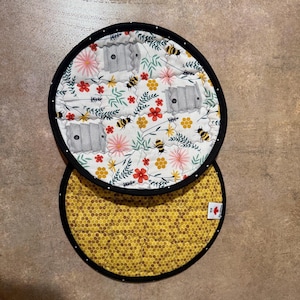 Round Pot Holders - set of 2
