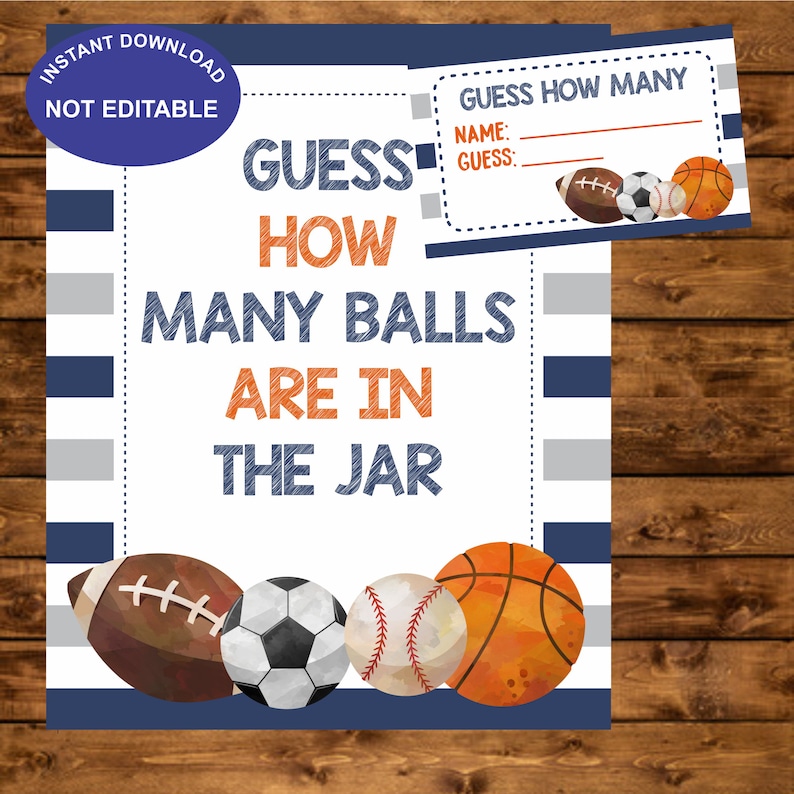 Op de afbeelding: Een printbaar spelschild met blauwe en grijze strepen. Het bord zegt "Raad hoeveel ballen er in de pot zitten". Er zijn vier aquarel illustraties van verschillende sportballen: een voetbal, een voetbal, een baseball en een basketbal.
