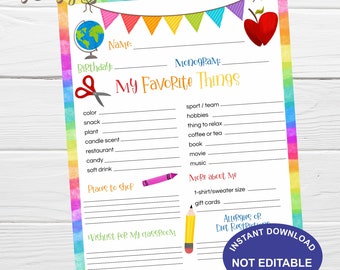 Può includere: Un foglio di lavoro stampabile con un bordo arcobaleno e un titolo che dice "Le mie cose preferite". Il foglio di lavoro include sezioni per il nome, il compleanno, il monogramma, il colore preferito, lo spuntino, la pianta, il profumo della candela, il ristorante, le caramelle, la bibita, lo sport o la squadra, gli hobby, la cosa per rilassarsi, il caffè o il tè, il libro, il film, la musica, i posti dove fare shopping e altro su di me. Il foglio di lavoro include anche una sezione per una lista dei desideri per la classe e una sezione per allergie o restrizioni dietetiche. Il foglio di lavoro è etichettato come "Download immediato, non modificabile".