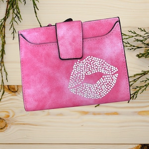 Petit portefeuille à trois volets avec strass sur les lèvres - Bonnes affaires, portefeuille rose vif, portefeuille minimaliste, portefeuille pour fille d'anniversaire, cadeau portefeuille pour femme