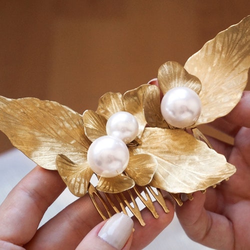 Gold Hair Accessory Gold Leaf Bridal Hair Comb Pearls Gold Etsy