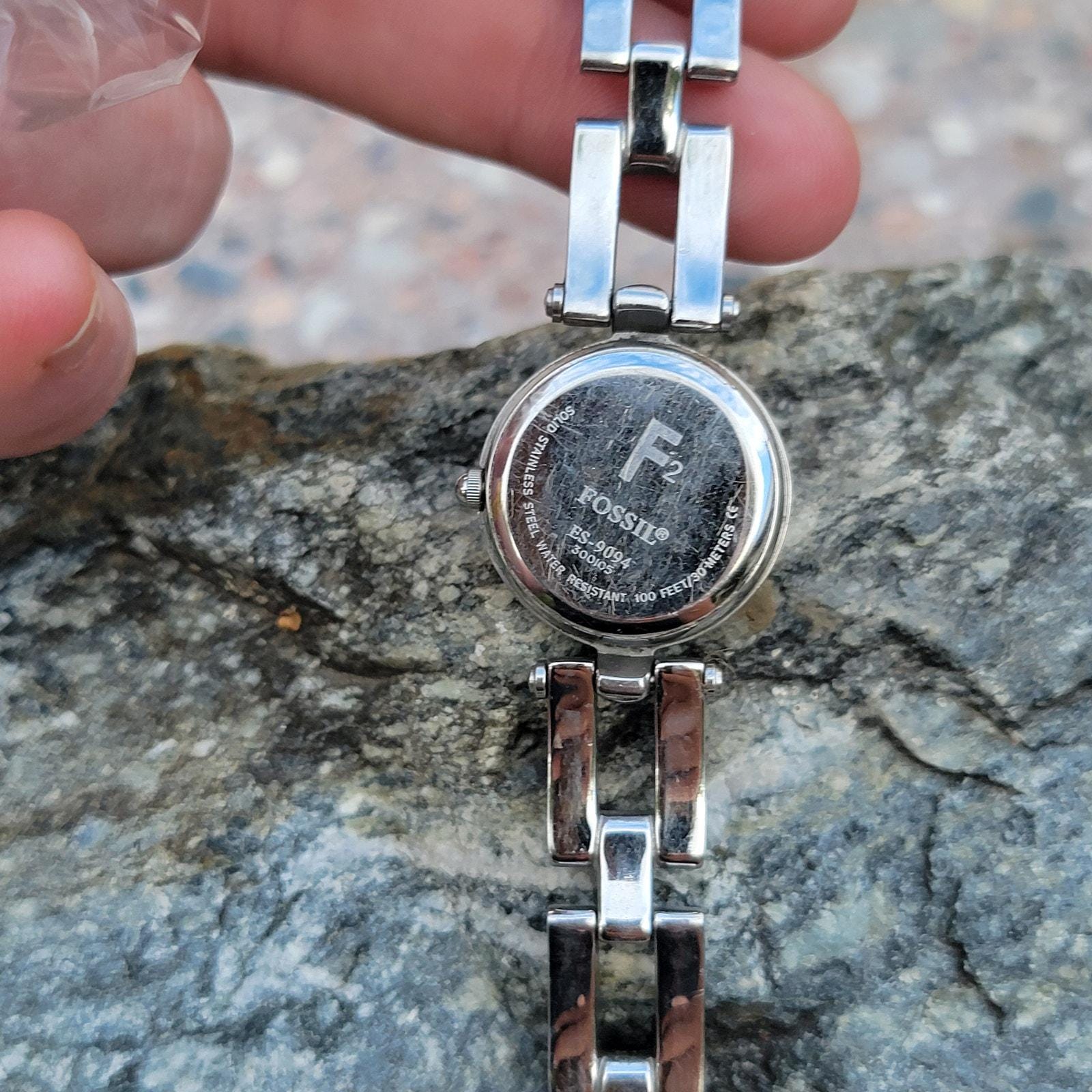 Vintage Fossil F2 Silver Ton with Blue Face Women’s Watch VINTAGE Fossil F2 ES-9206 Women main image 3