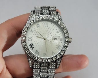 Womens Watch White Dial 38mm Silver Case Stainless Steel Bracelet Quartz Date