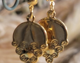 Vintage 1980s Gold Tone Dangle Earrings Pierced Ears Lightweight New Old Stock