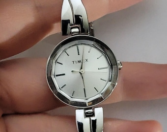 Timex TW2T49400 Womens Watch Stainless Steel Case Silver Dial Bracelet Quartz