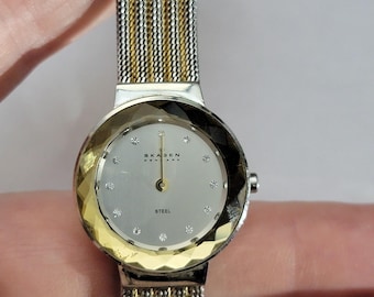 Skagen Womens Watch White Dial Gold Bezel Silver Case Mesh Bracelet Quartz