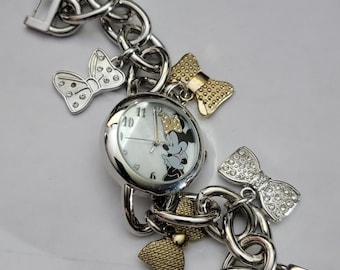 Disney Minnie Mouse Womens Watch 30mm Silver Case White Dial Bracelet Quartz