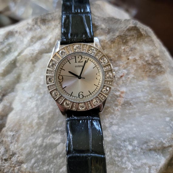 Vintage GUESS Crystal Bezel Watch Black Leather Strap Silver  display picture 2