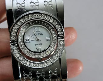 Geneva Womens Watch White Dial Silver Case Stainless Bangle Bracelet Quartz