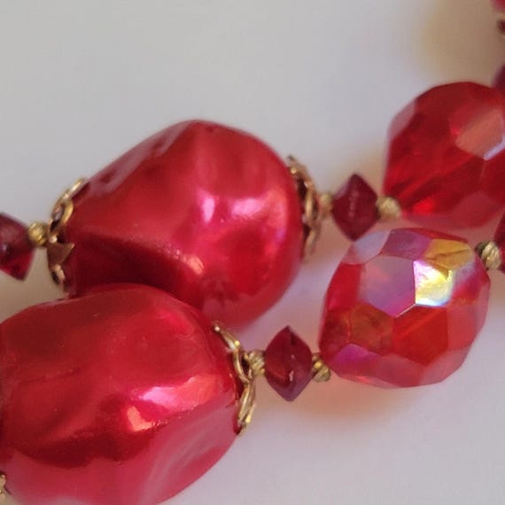 Elegant Iridescent Ruby Colored Double Stranded V… - image 6