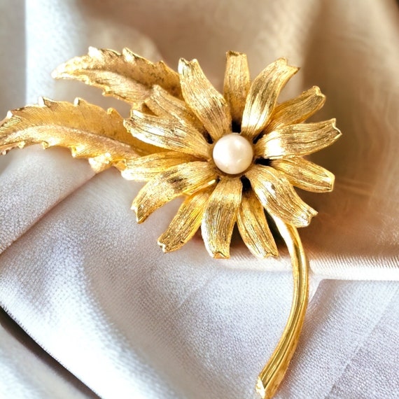 Broche Vintage Fleurs Fantaisie - Élégance rétro pour vos tenues