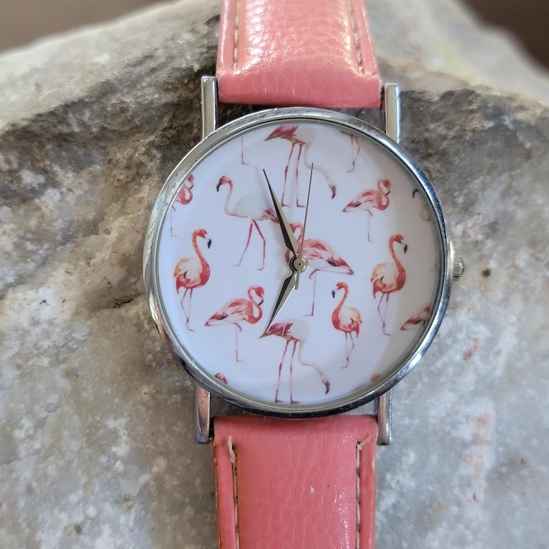 Vintage Watches Flamingo Print Watch Pink Strap Round Dial Tropical Animal Theme image 2
