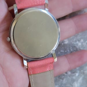 Vintage Watches Flamingo Print Watch Pink Strap Round Dial Tropical Animal Theme image 6