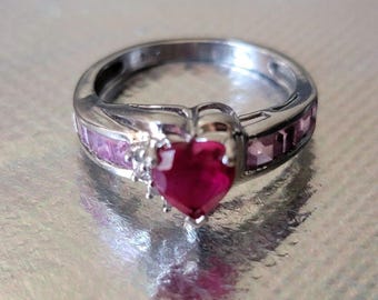Vintage THL 10 kt witgouden ring met robijnrode hart, maat 5,25: elegant en tijdloos