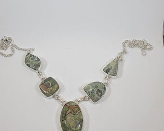 Collar de jaspe verde hecho a mano, joyería artesanal de plata de ley, piedra preciosa única