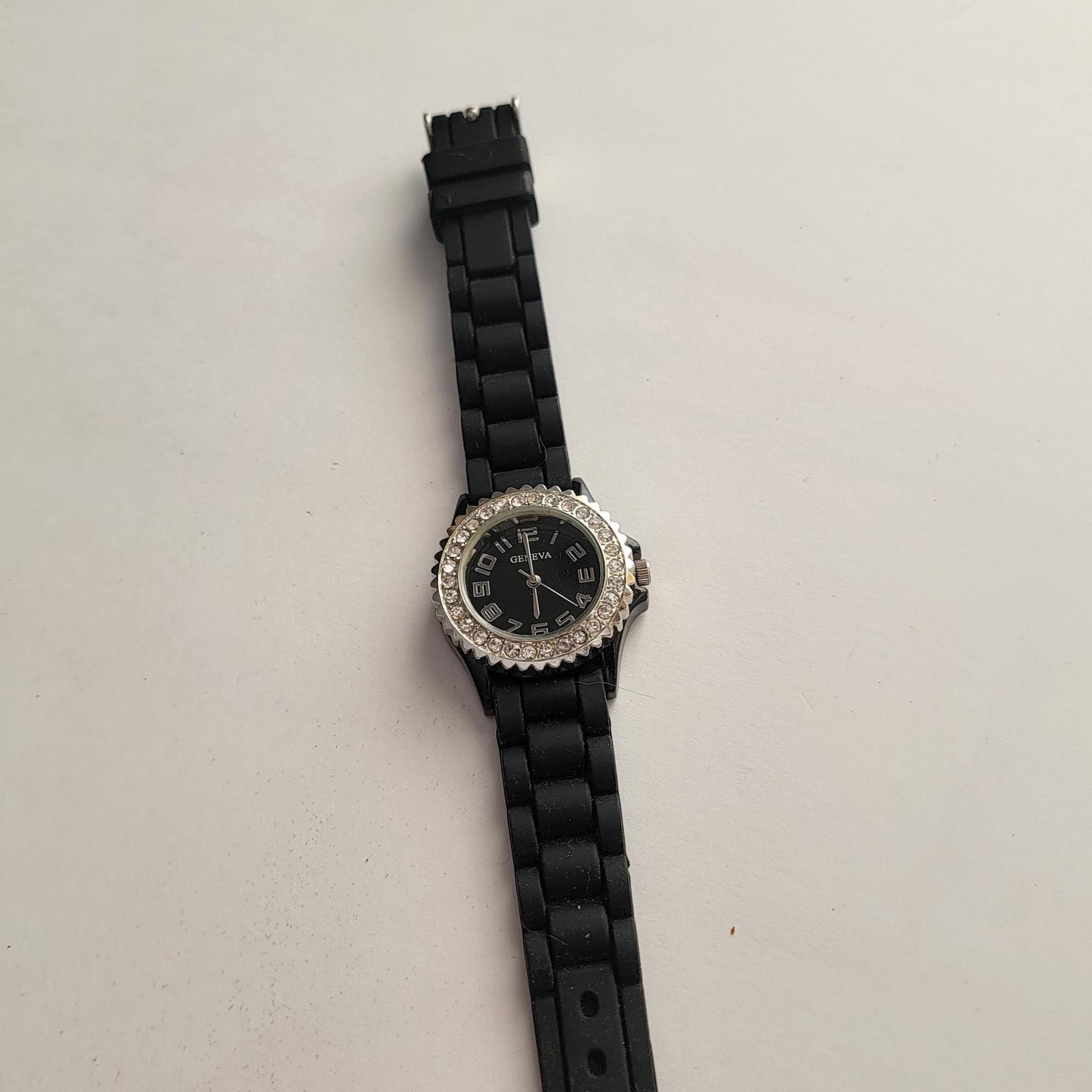 Vintage Watches Geneva Black Silicone Quartz Watch With Crystal