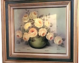 Pintura al óleo vintage firmada de rosas doradas en marco dorado ornamentado – Leta