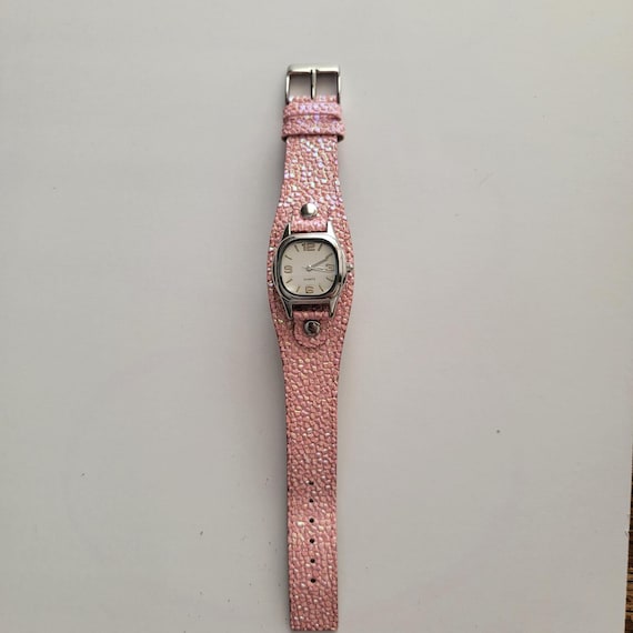 Vintage Watches Pink Glitter Strap Quartz Watch Iridescent  display picture 3