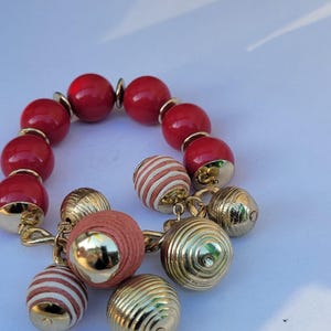 Vintage Perlen Bettelarmband rot 80er 90er Jahre goldfarben Statement Schmuck