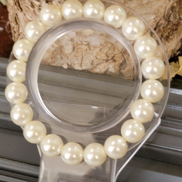 Pretty in Pearls | Art Déco Pearl Bracelet | 30th-Anniversary Gift | Faux Pearl Bracelet| Stretch Bracelet