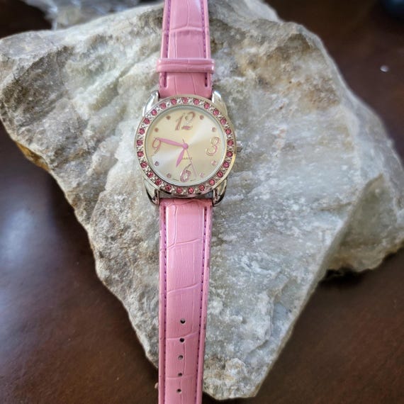 Pink Rhinestone Quartz Watch W/ Faux Leather Strap Japan  display picture 1