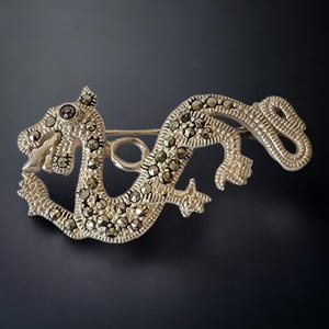 Vintage marcasiet zilveren drakenbroche, sterlingzilver jaar van de draak pin, Chinese mythische wezenssieraden, statement collectible