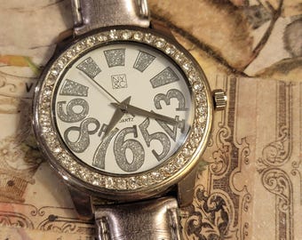 Vintage Watches NY&C Glitter Dial Quartz Rhinestone Bezel Silver Strap Japan Movt
