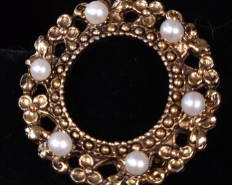 Vintage Brass Pin, Charming Pearl Wreath Brooch, Vintage Pin for Women