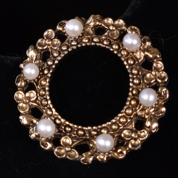 Vintage Brass Pin, Charming Pearl Wreath Brooch, … - image 1