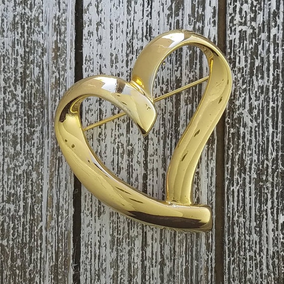 Trifari Vintage Brooch, Enchanting Gold Heart Bro… - image 4