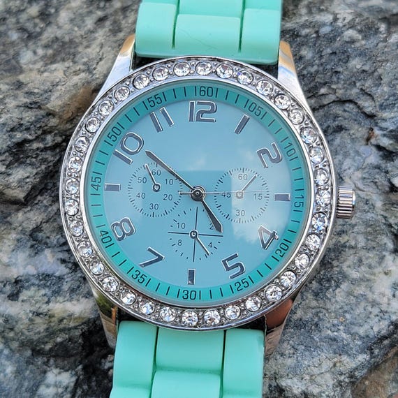 Vintage Watches Mint Green Quartz Watch Crystal Bezel  display picture 2