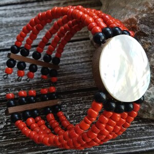 Vintage Coral Shell Bead Bracelet With Mother of Pearl, Boho Chic Hippie Jewelry Bracelet