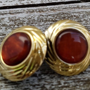 Clip op oorbellen, mesmerische vintage clip op oorbellen, chique goudkleurige ronde niet doorboorde knop oorbellen, stijlvolle klassieke oorbellen