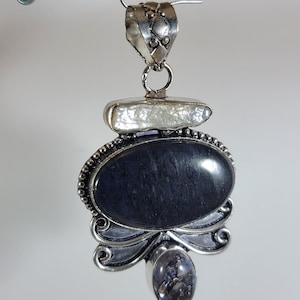 Super Seven Pendant – With Iolite & Pearl in Silver + 20&quot; Sterling Chain