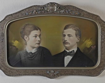 Large frame with convex glass, Chicago Portait Company