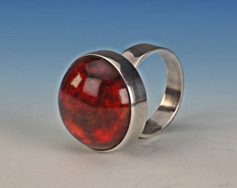 Silver ring, amber ring made of sterling silver 925. round